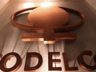 Codelco suscribió dos contratos de suministro eléctrico con energías renovables que aseguran matriz energética 100% limpia para 2030