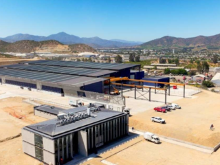 FLSmidth inaugura planta sustentable en Casablanca, Chile, con inversión millonaria.
