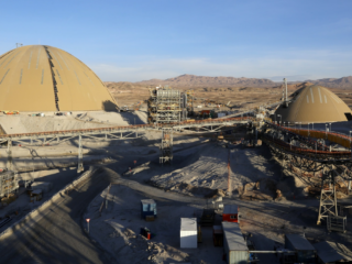 Antofagasta Minerals: Éxito en producción de cobre y planes de crecimiento