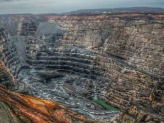 Descubrimiento Millonario Bajo un Volcán: El Gigante de Litio que Cambia el Juego