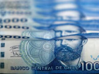 Bono Dueña de Casa: revisa si puedes recibir los $450.000 que se pagan en abril