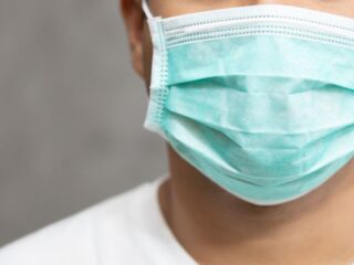 Chile Impone Uso Obligatorio de Mascarillas en Urgencias por Aumento de Virus Respiratorios