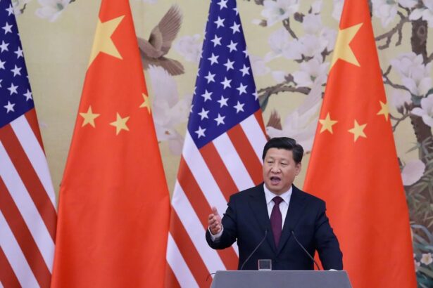China intensifica guerra comercial: impone aranceles del 34% a productos estadounidenses desde el 10 de abril y restringe exportaciones clave
