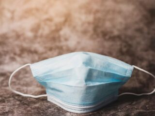 Chile Impone Uso Obligatorio de Mascarillas en Centros de Urgencia por Aumento de Virus Respiratorios
