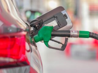 Descuentos en Combustible Abril 2025: Ahorra Diariamente con Tarjetas Seleccionadas en Estaciones de Servicio