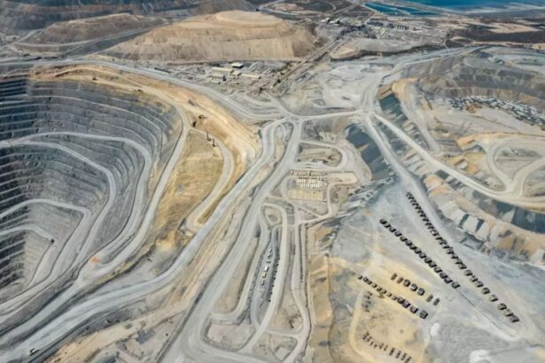 Minería de cielo abierto en Chile: Desafíos y avances hacia una producción más sostenible y eficiente