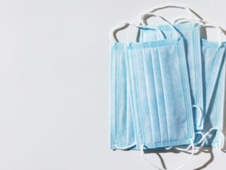 Chile decreta uso obligatorio de mascarillas en servicios de urgencia hasta 2025 ante aumento de enfermedades respiratorias