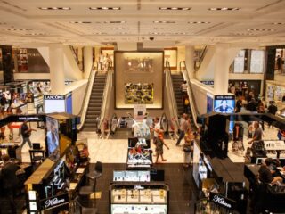 Viernes Santo en Chile: Descanso Asegurado para Trabajadores del Retail con Derechos Adquiridos