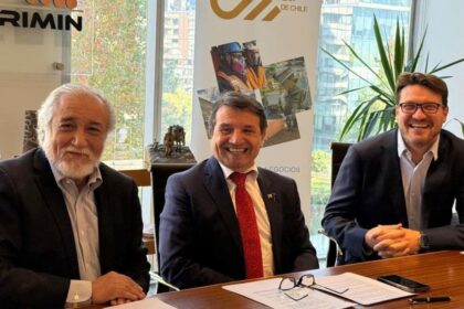 Chile apuesta por la minería espacial: Cámara Minera y Aprimin firman convenio para explorar la Luna y Marte