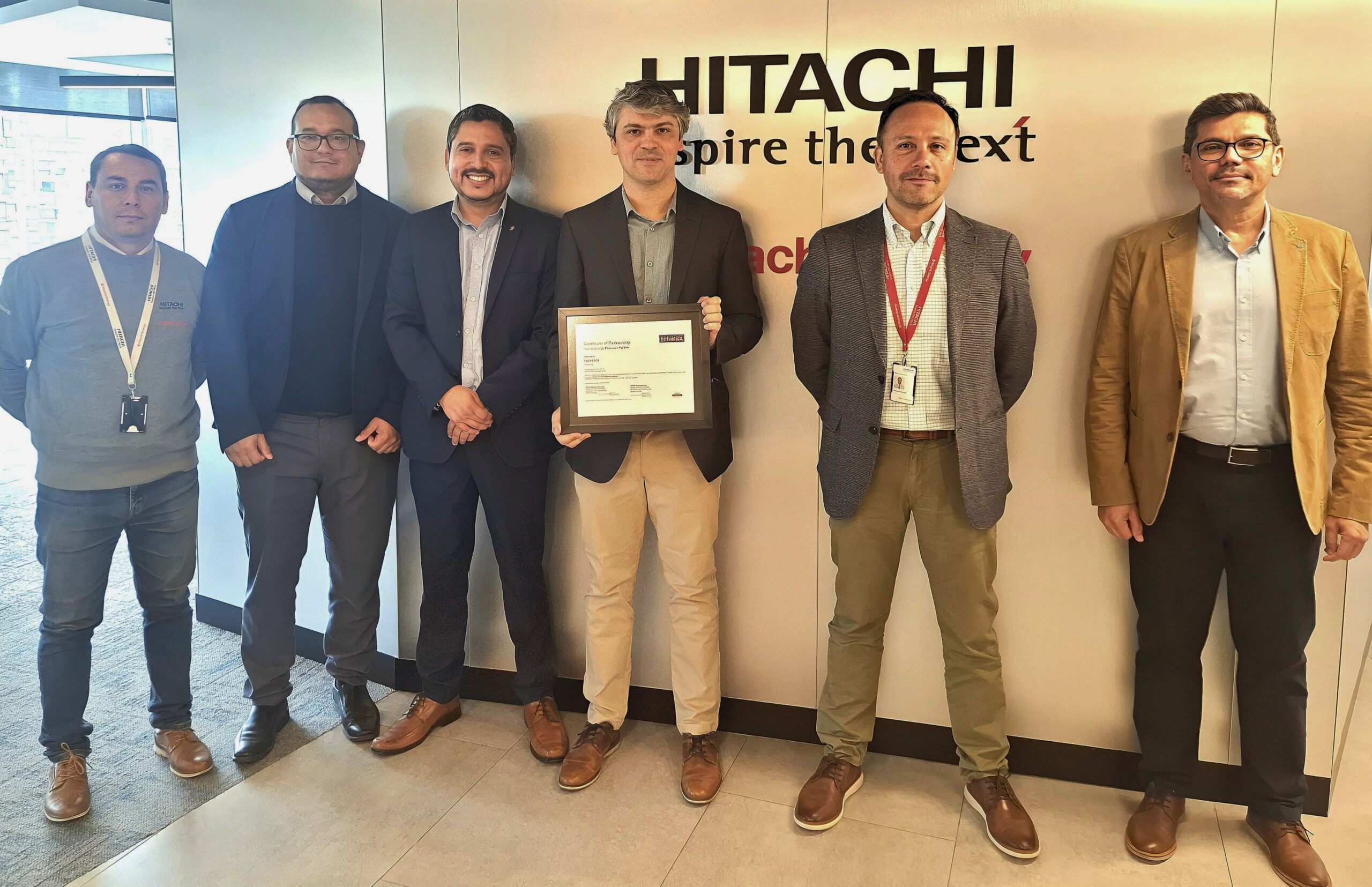 Hitachi Energy reconoce a Helvetica con su máxima distinción para distribuidores