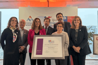 Antofagasta Minerals: Pionera en equidad laboral y conciliación familiar.