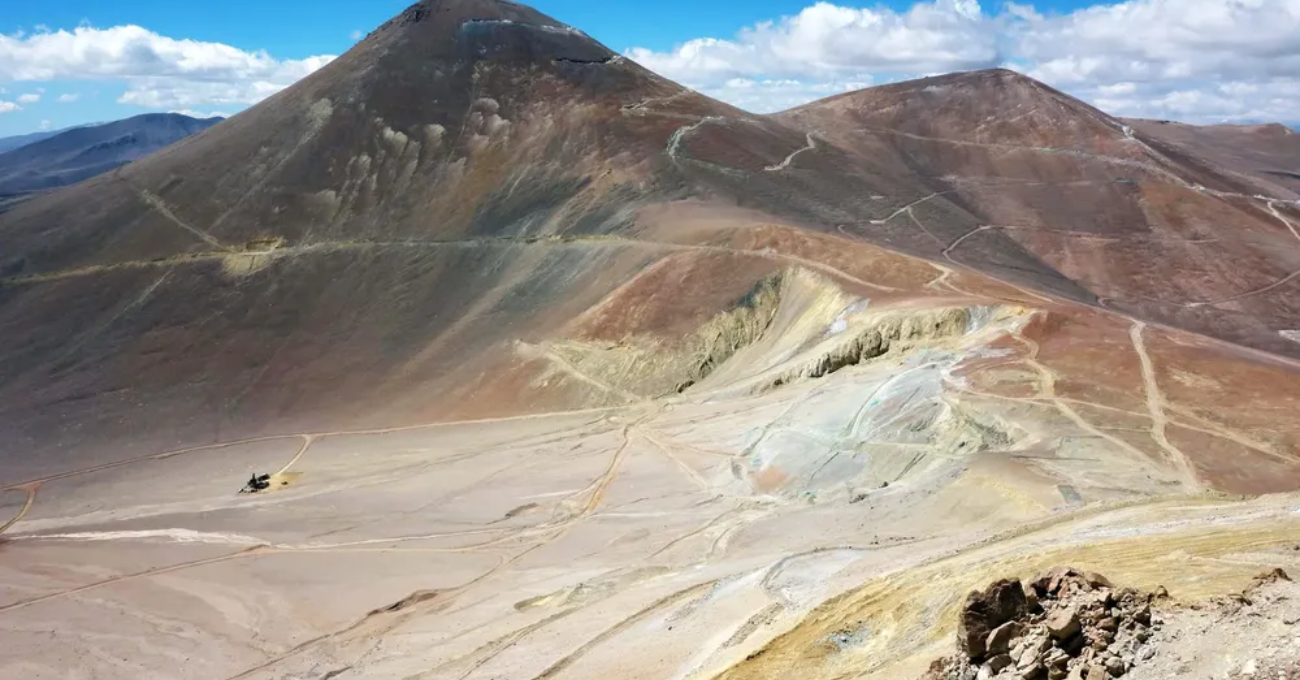 Descubren enorme yacimiento de cobre, oro y plata en Filo del Sol.