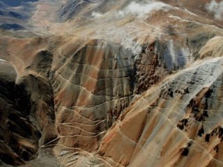 Multa de Dirección General de Aguas a Barrick por extracción excesiva de agua en Huasco.