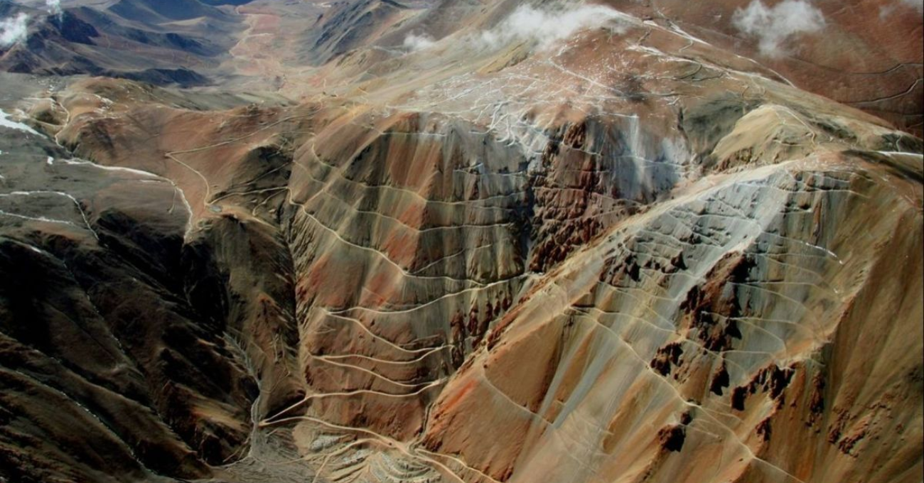 Multa de Dirección General de Aguas a Barrick por extracción excesiva de agua en Huasco.