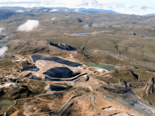 Boroo invertirá US$380 millones para mejorar mina Lagunas Norte.