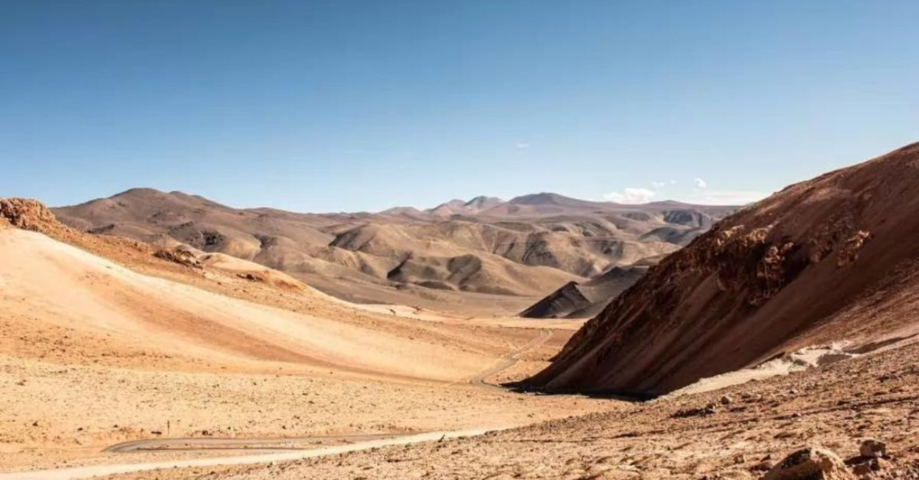 Golden Arrow avanza en descubrimientos de oro y cobre en Chile.