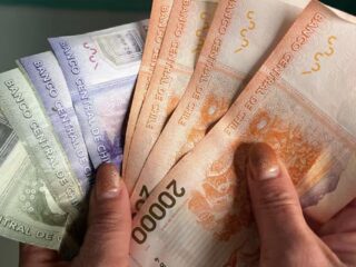 Sence entrega hasta $670.000 a trabajadores jóvenes: revisa los requisitos del Subsidio al Empleo Joven