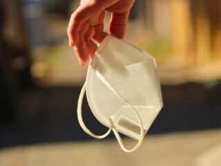 Mascarillas en Chile: ¿Cuáles son las permitidas y dónde es obligatorio su uso?