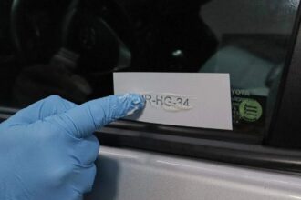 Esta es la multa si te sorprenden sin la patente grabada en tu auto
