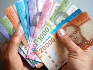 Bonos y Subsidios Disponibles para el 40% Más Vulnerable: Revisa si Puedes Acceder