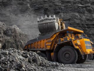 Minería impulsa la producción industrial en Chile: crece 12,1% en abril y da nuevo aire a la economía