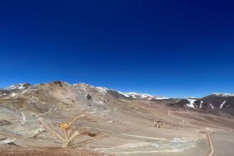 Hallan en Argentina uno de los mayores depósitos de cobre y oro del mundo: proyecto Vicuña se consolida como distrito minero clave
