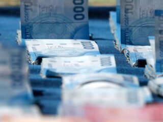 Estado otorga $98.000 mensuales extra a adultos mayores: revisa cómo solicitar el Bono Post Laboral