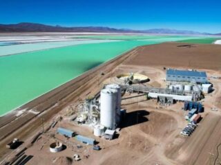 Producción de litio en Argentina crecería 77% en 2025: Proyección del sector minero