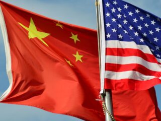 EEUU y China acuerdan en Ginebra un mecanismo de consultas para resolver guerra arancelaria