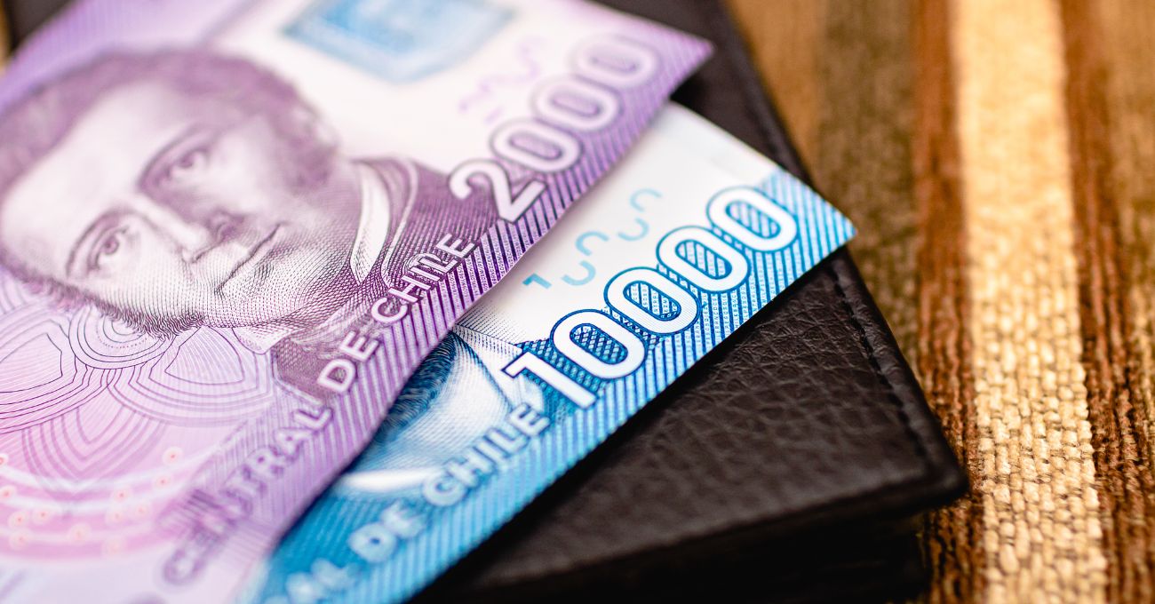 Adultos mayores pueden recibir $98.000 mensuales adicionales cumpliendo seis requisitos: revisa quiénes acceden al Bono Post Laboral