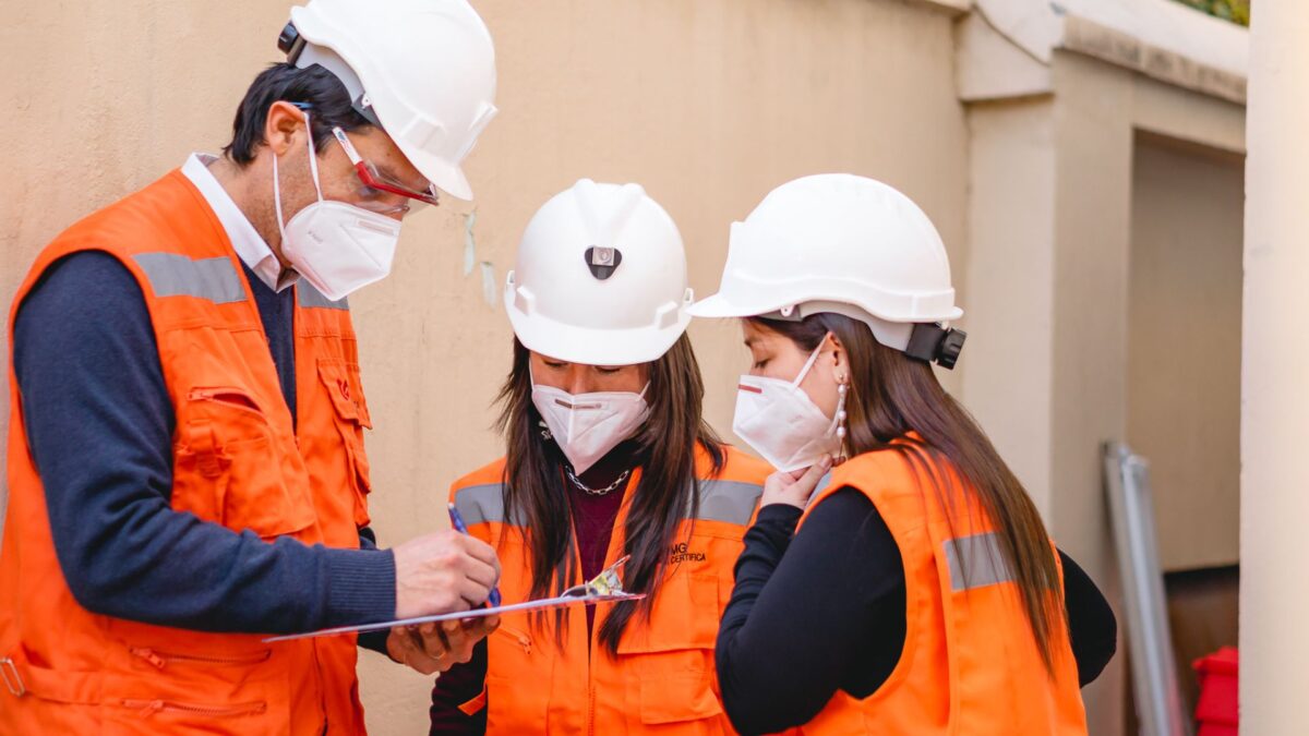 Certificación de competencias laborales: la vía para acceder a oportunidades laborales Certificación de competencias laborales: la vía para acceder a oportunidades laborales