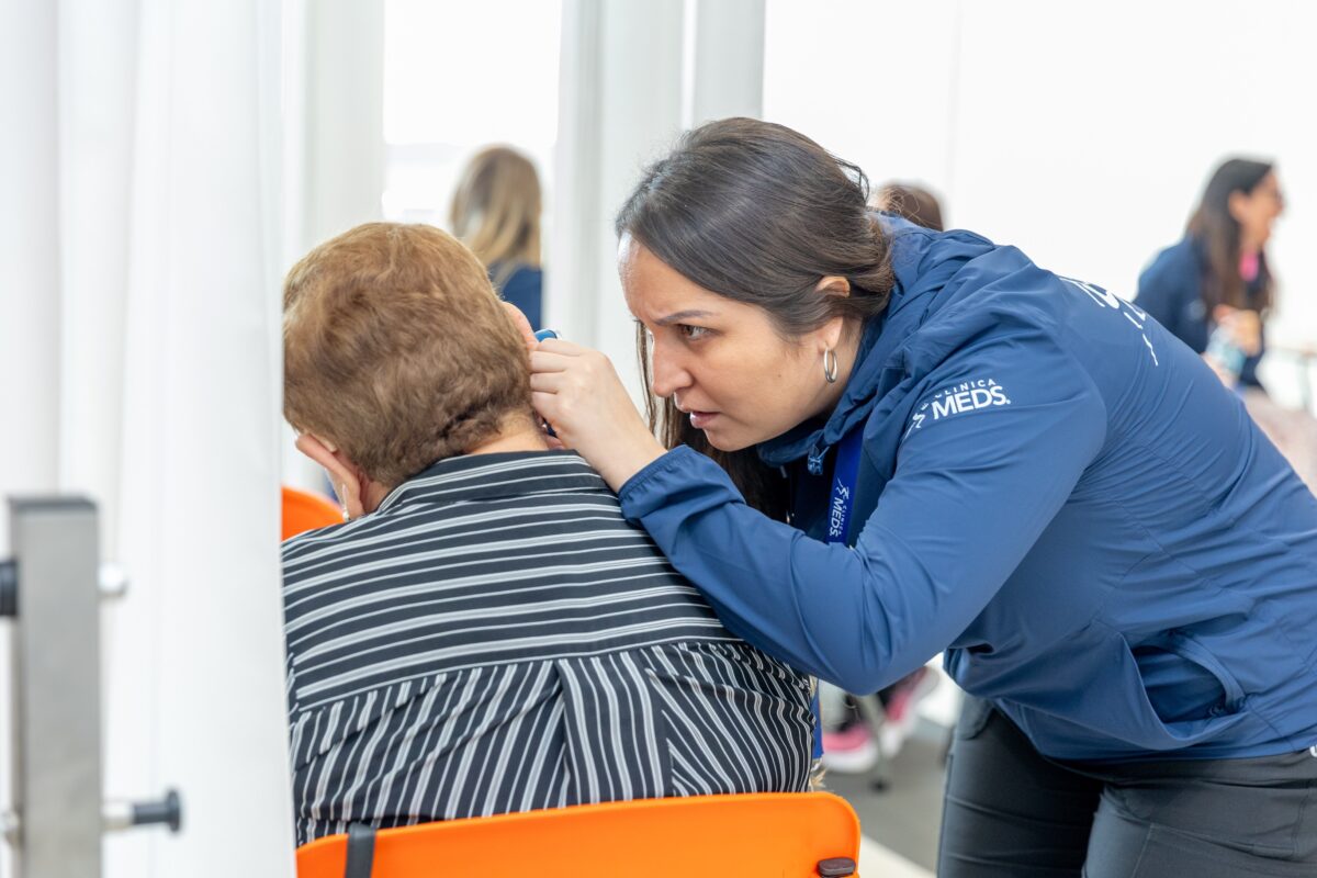 Más de 2 mil prestaciones médicas se realizan en operativo solidario en la Región de Tarapacá para disminuir las listas de espera Más de 2 mil prestaciones médicas se realizan en operativo solidario en la Región de Tarapacá para disminuir las listas de espera