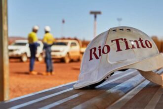 Rio Tinto Explora Expansión en Producción de Minerales Críticos para Reducir Dependencia de China Amid Tensiones Globales