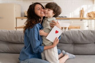 Día de la Madre en Chile: Celebración y Oportunidades Comerciales Clave el Segundo Domingo de Mayo