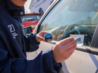 Nueva Regulación de Seguridad Vehicular: Obligatorio el Grabado de Patentes en Vidrios y Espejos para Prevenir Robos
