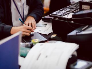 Banco Santander Chile ofrece 286 vacantes en diversas áreas: Oportunidades de empleo abiertas para contratos fijos e indefinidos
