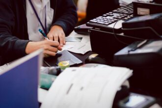 Banco Santander Chile ofrece 286 vacantes en diversas áreas: Oportunidades de empleo abiertas para contratos fijos e indefinidos