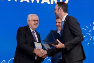 Máximo Pacheco galardonado por su liderazgo en la transformación energética de Chile durante el aniversario del World Energy Council