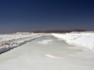 Chile avanza en la Estrategia Nacional del Litio: nuevos proyectos en el Salar de Atacama y alianzas estratégicas impulsan la producción
