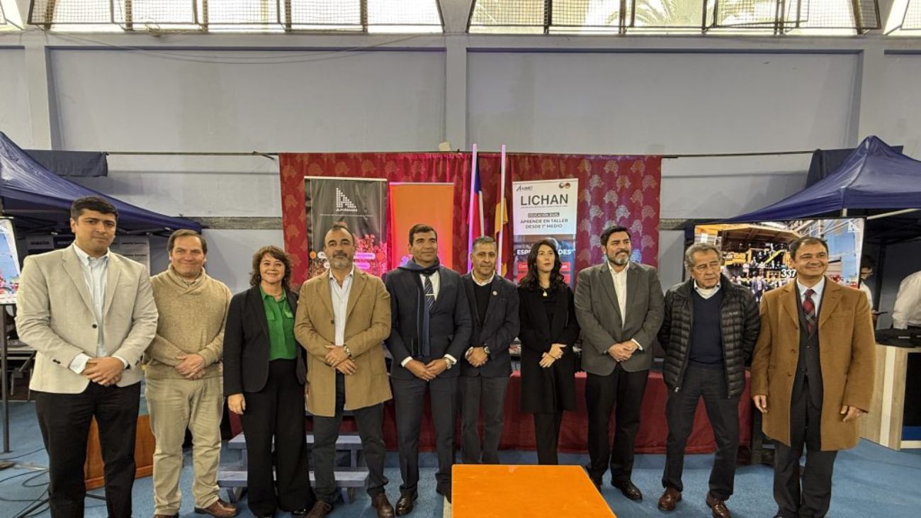Aprimin y Mininnova lanzan innovadora Feria Tecnológica para acercar a estudiantes al futuro de la minería en Chile