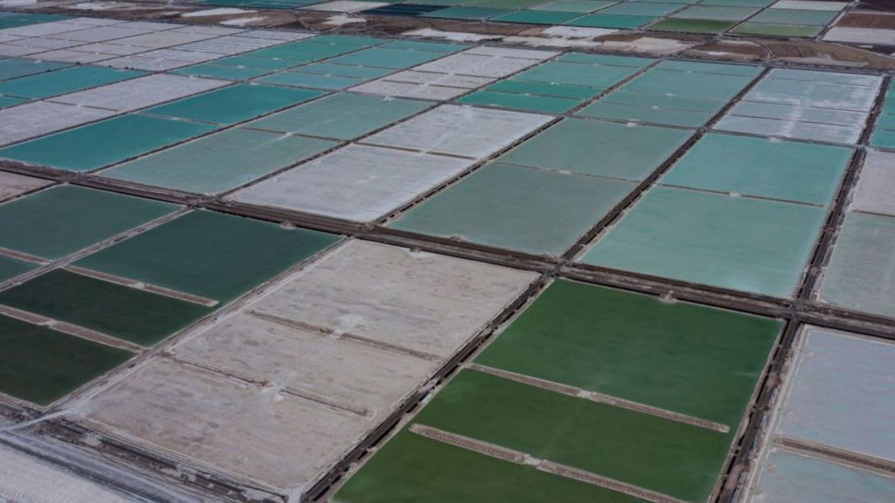 Sernageomin lanza Plataforma Pública de Salares y Litio en Chile para impulsar la minería sostenible y la exploración ambiental
