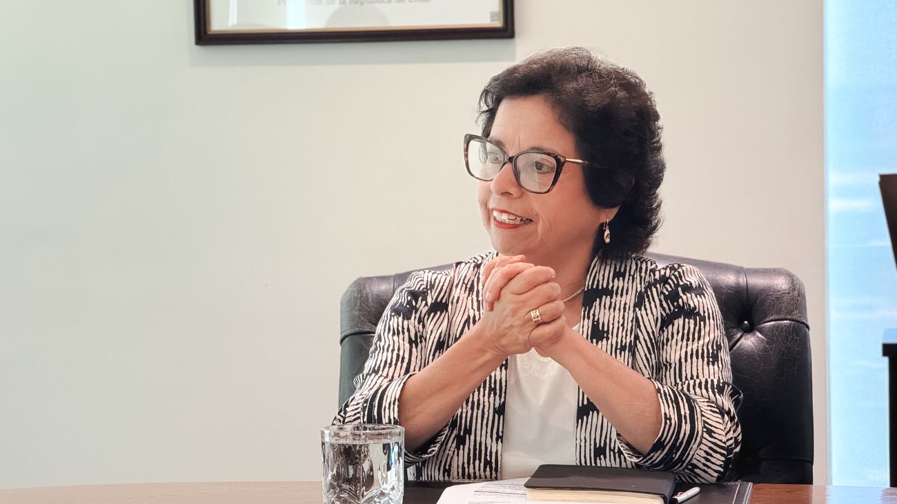 Ministra Aurora Williams lidera delegación chilena en Bruselas para fortalecer lazos en minería de litio y cobre en el RawMaterials Summit 2025