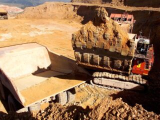 Resultados de Perforación en Proyecto Sombrero Revelan Expansión de Mineralización de Cobre y Oro