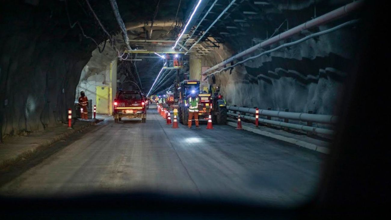 Chile intensifica esfuerzos contra la polución en Chuquicamata: Innovación y colaboración clave en la minería subterránea