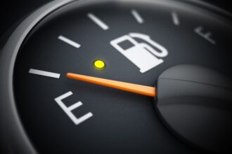 ENAP anuncia reducción en precios de combustibles: Gasolina y kerosene experimentan caída significativa en Chile