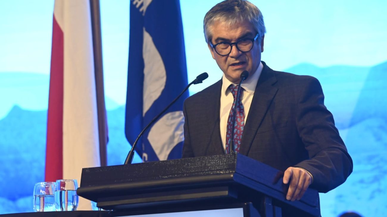 Ministro Marcel Resalta Inversión de $49 Mil Millones como Clave para el Crecimiento Económico de Chile en la Semana de la Construcción