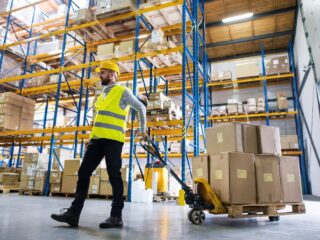 Cyberday 2023: SOS Group abre 250 vacantes en comercio y logística, oportunidades de empleo temporal con potencial de permanencia