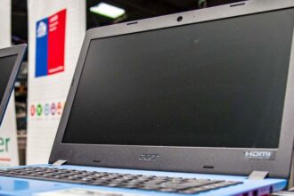 Programa Becas TIC 2025 de Junaeb: Entrega de Notebooks Avanzados a Estudiantes para Cerrar la Brecha Digital en Chile