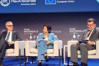 Chile Refuerza Alianzas con la Unión Europea para una Minería Sostenible de Minerales Críticos en el RawMaterials Summit 2025