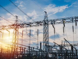 Ministerio de Energía y Coordinador Eléctrico impulsan 10 proyectos para optimizar red eléctrica en zonas estratégicas de Chile